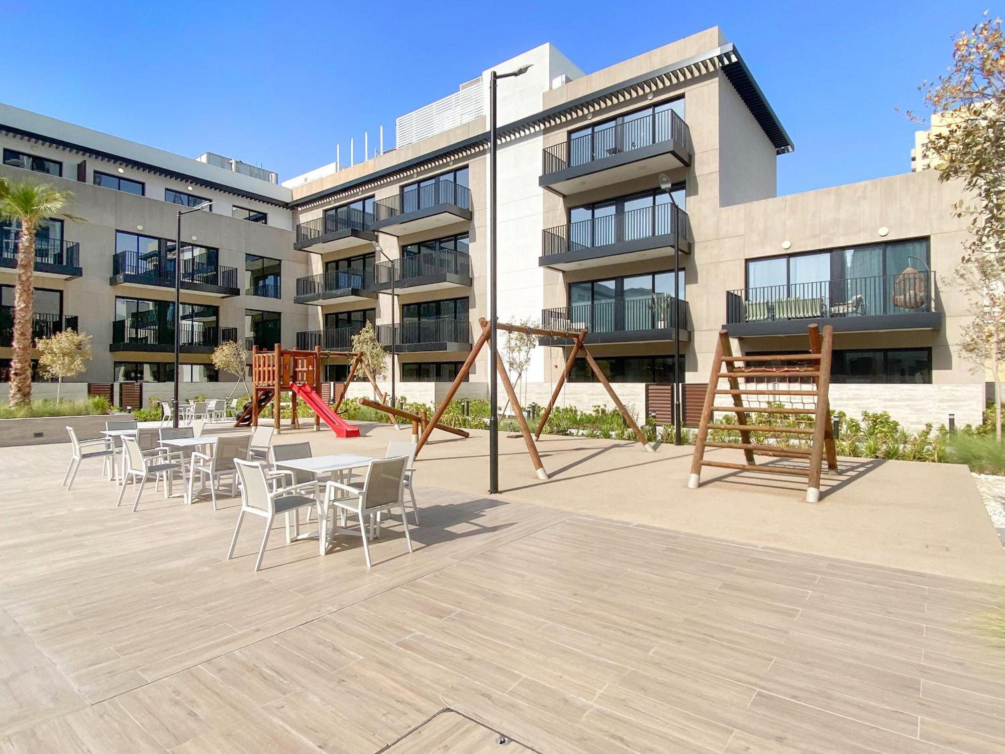 Vayk - Elegant One Bd In Jumeirah Village Circle Apartment *