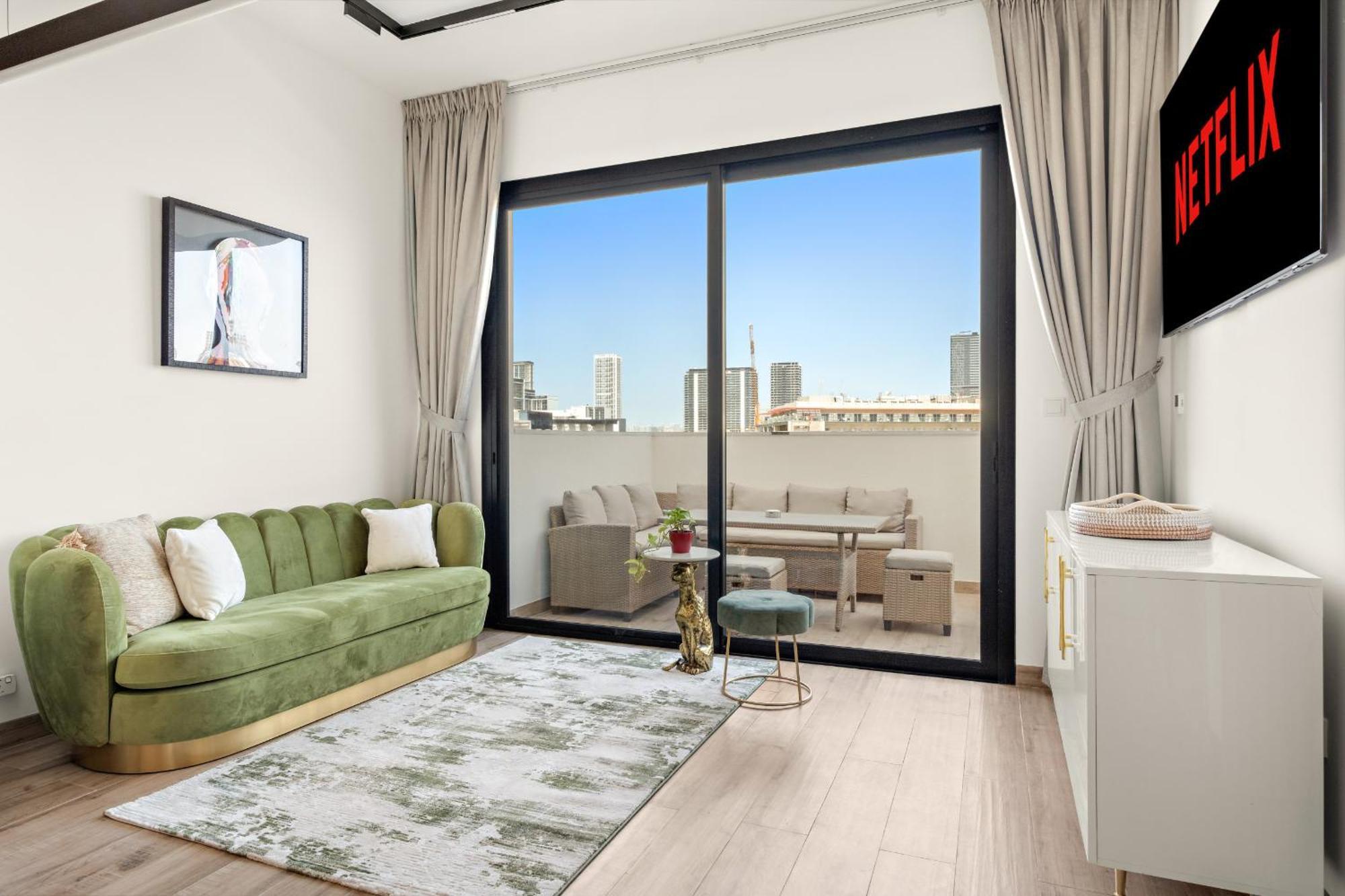 Vayk - Elegant One Bd In Jumeirah Village Circle Apartment